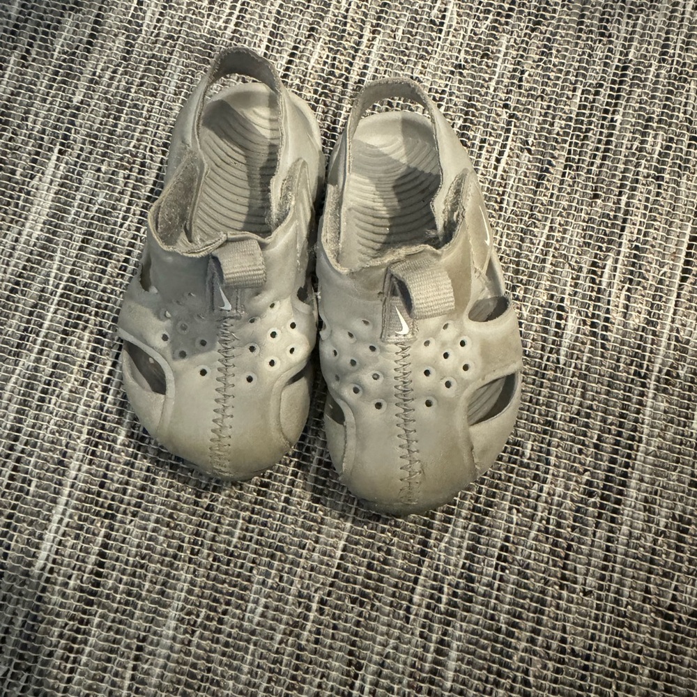 Nike toddler Gray sandals